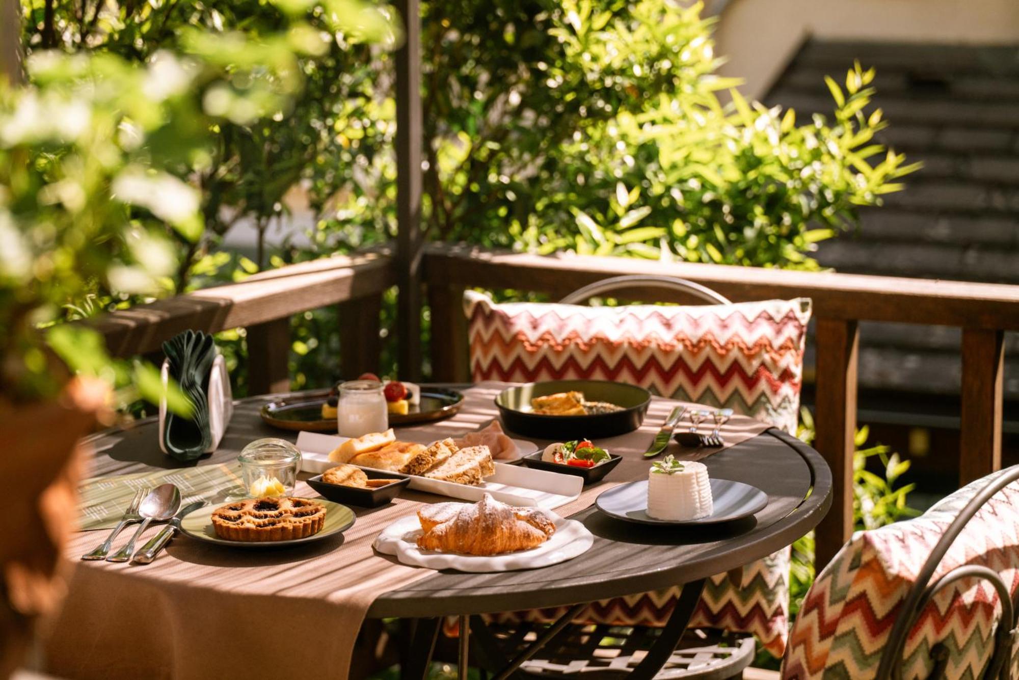Hotel Villa Edera & La Torretta โมเนเลีย ภายนอก รูปภาพ